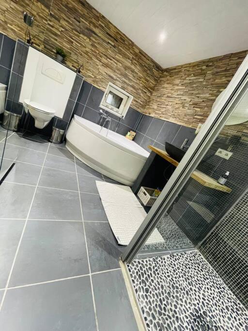 Charmante Maison De Vacances Vaux-sur-Sure 외부 사진
